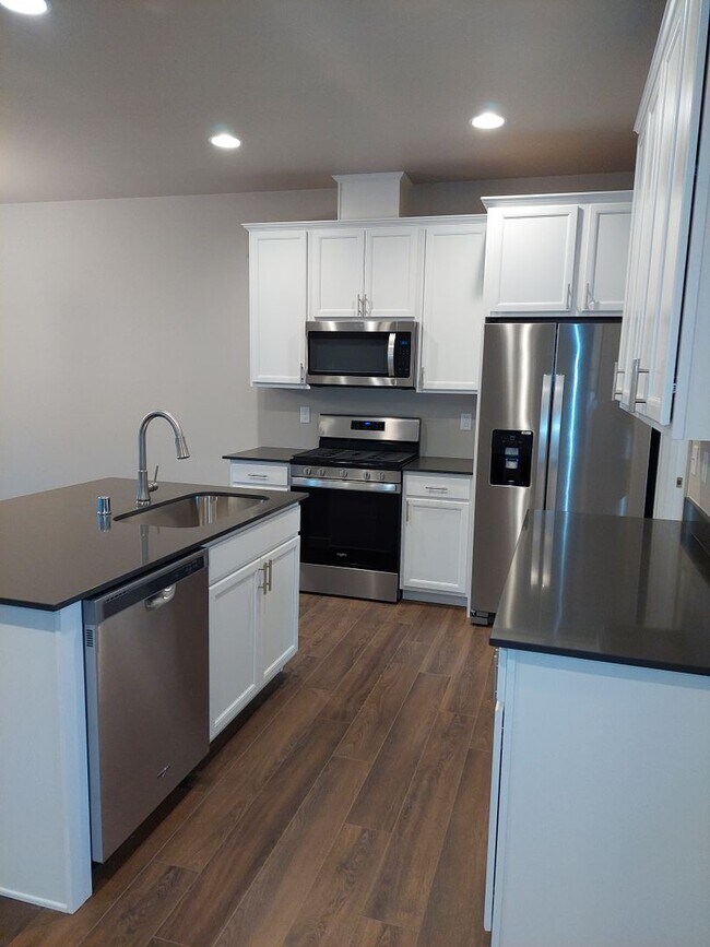 Foto del edificio - Beautiful Three Bedroom In Ferndale