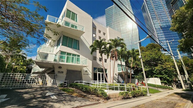 Foto del edificio - 1528 Brickell Ave