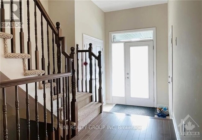 Building Photo - 520 Earnscliffe Grove