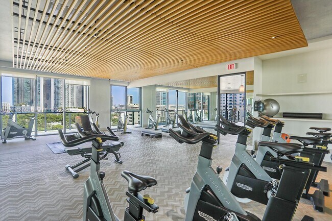 Foto del edificio - 121 NE 34th St