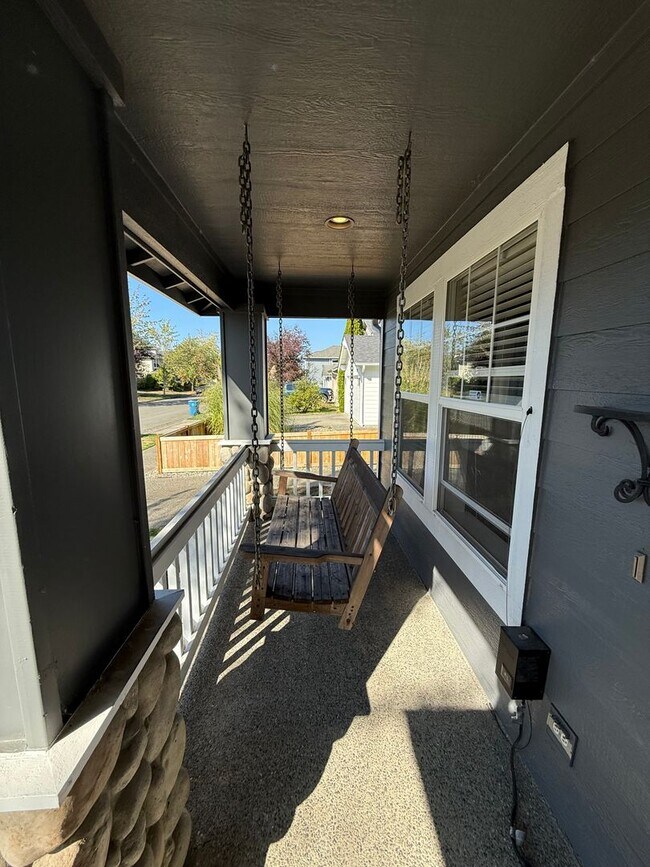Foto del edificio - 15817 Lakeview Ave SE