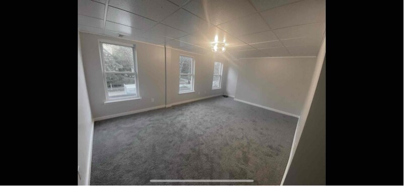 Building Photo - 406 College Ave