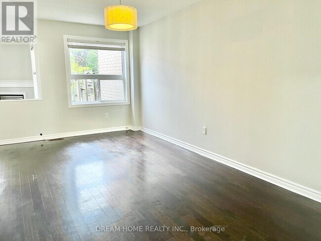 Photo du bâtiment - 137 Kimono Crescent