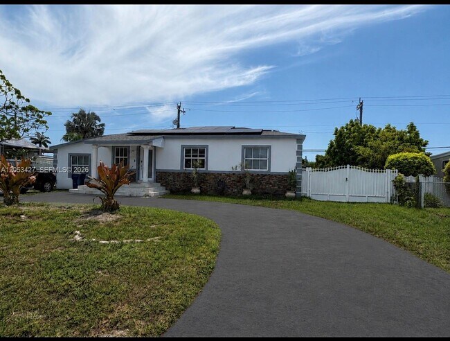 Foto del edificio - 1701 SW 72nd Ct