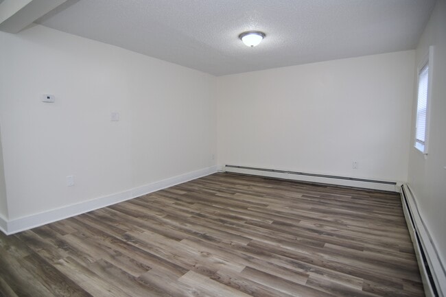 Living room - 54 Tyler St