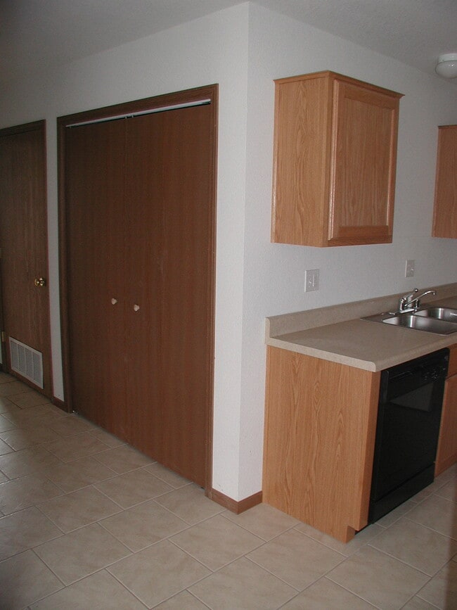 Foto del edificio - 1020 Augusta Ln