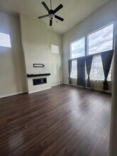 Building Photo - 1109 W Meridian Dr