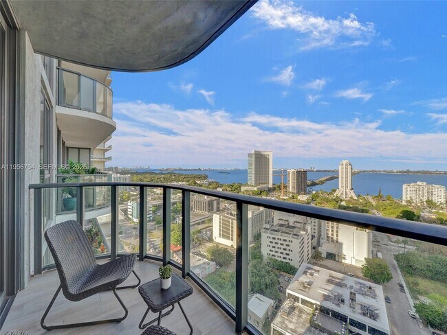 Foto del edificio - 121 NE 34th St