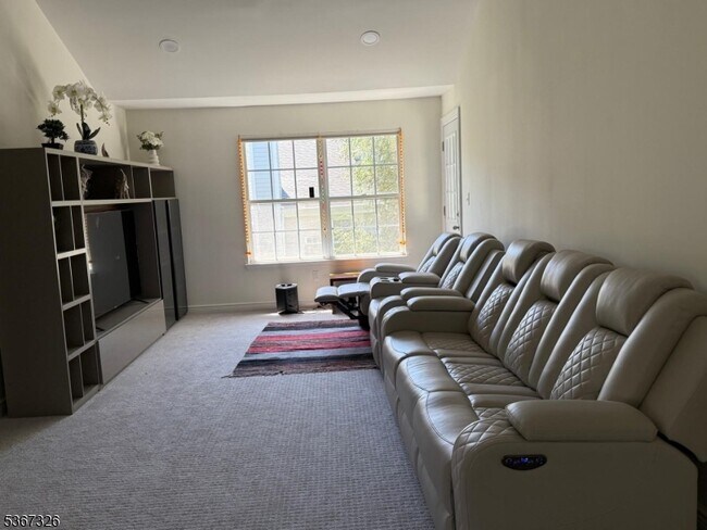 Foto del edificio - 1254 Garrison Ct