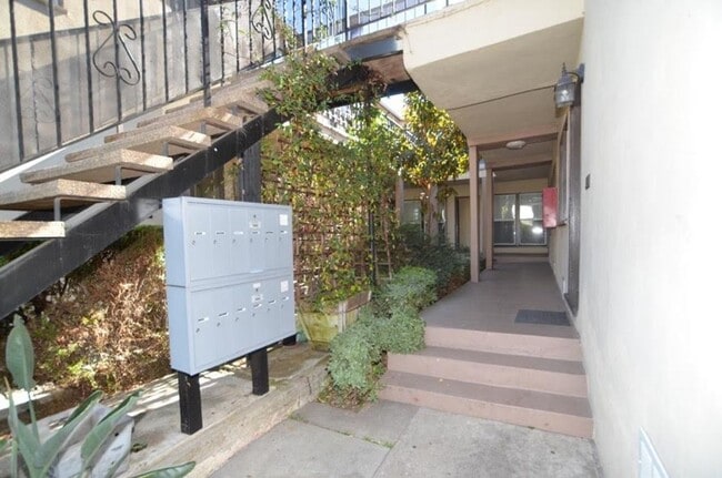 Foto del edificio - Adams apartments...Newly Remodeled 2 Bedro...