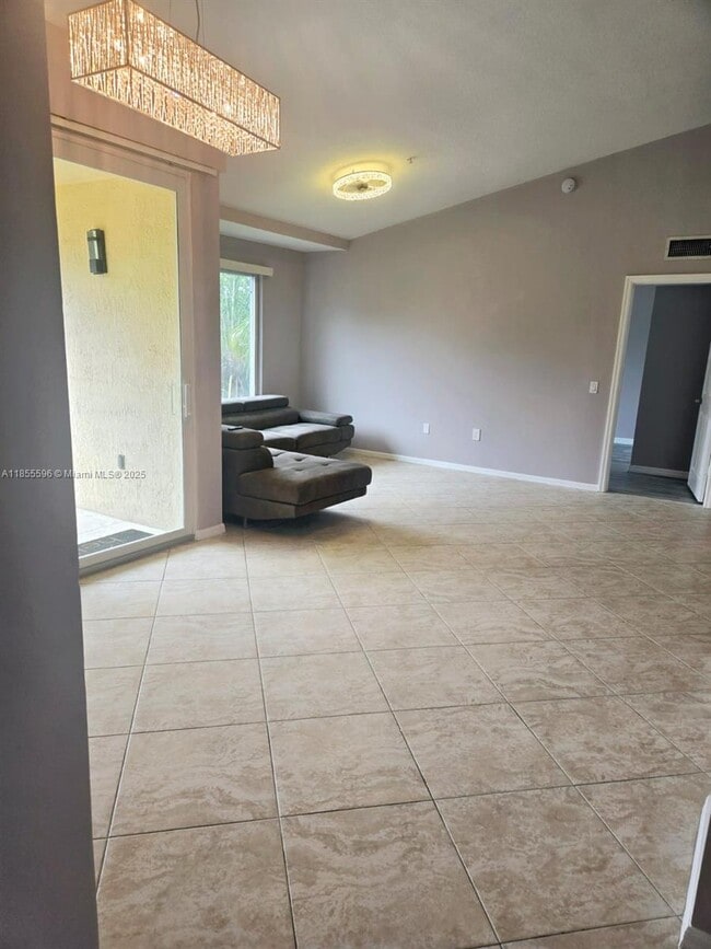 Building Photo - 218 Villa Cir