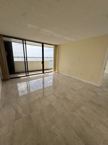 Foto del edificio - 5200 N Flagler Dr