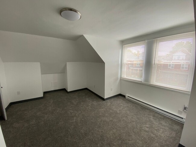 Foto del edificio - 130 S Bryant Ave