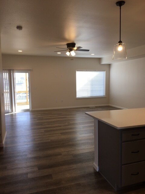 Building Photo - 1150 Dahnovan Dr