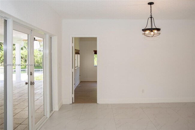 Foto del edificio - 8261 SW 142nd St # 0