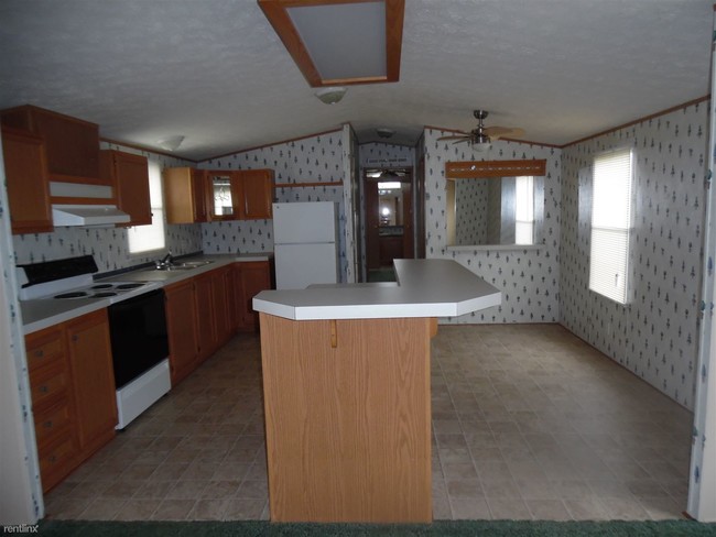 Building Photo - 4620 S High School Rd