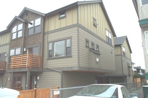 Building Photo - A73-74