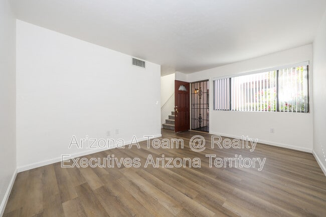 Foto del edificio - 9420 E Speedway Blvd