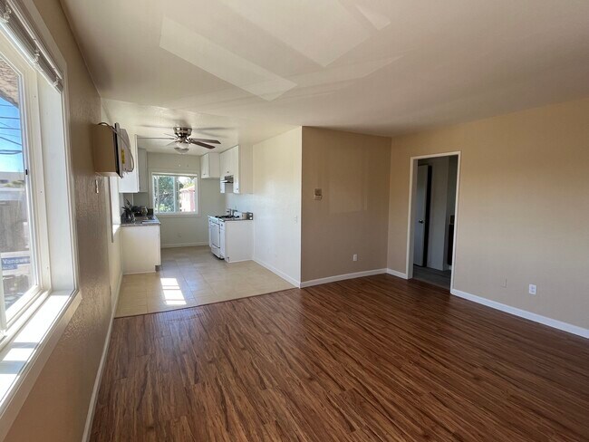 Foto del edificio - 14601 Vanowen St