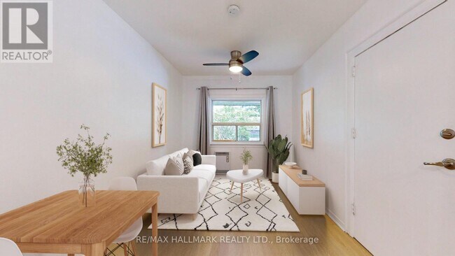 Photo du bâtiment - 215 Kingston Rd