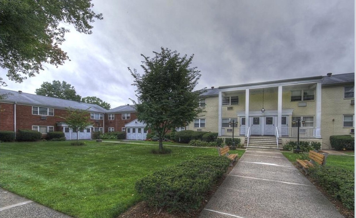 Primary Photo - 450 Island Rd