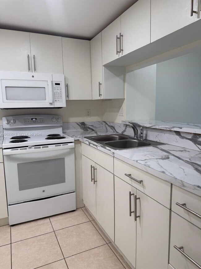 Foto del edificio - 19701 SW 114th Ave