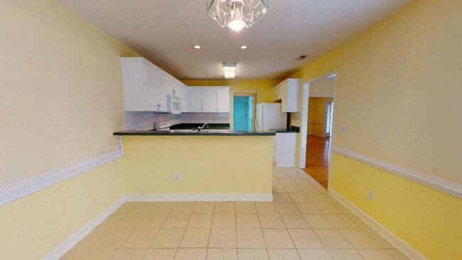 Building Photo - 5213 Woods Edge Rd