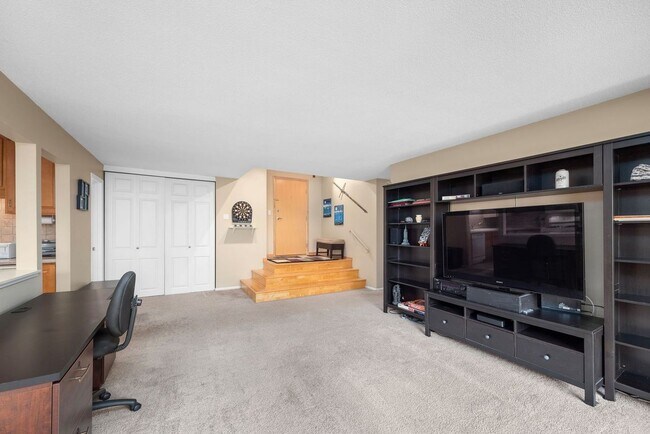 Foto del edificio - 4860 Park Commons Dr