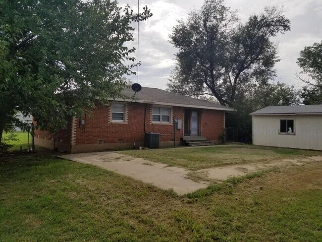 Building Photo - 4305 NW Pollard Ave