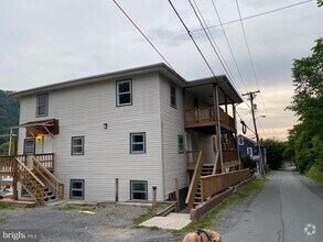 Building Photo - 45 N Green St