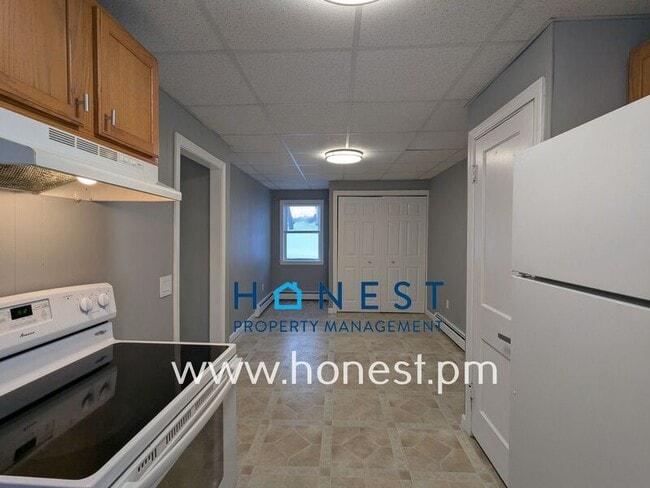 Building Photo - 83 Kennedy Memorial Dr