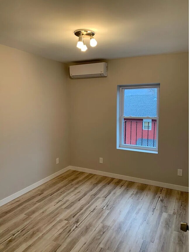 Foto del edificio - 374 Verplanck Ave