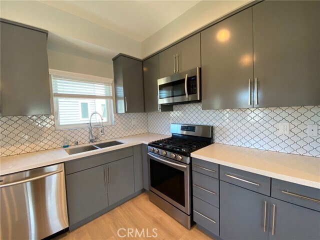 Foto del edificio - 6411 Lexington Ave