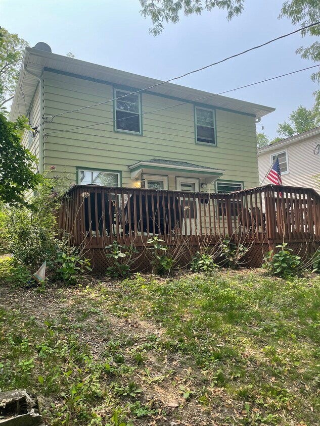 Foto principal - 1951 Heath Ave