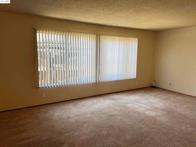 Foto del edificio - 1651 Detroit Ave