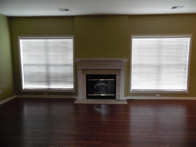 Building Photo - 4440 Rivard Ln
