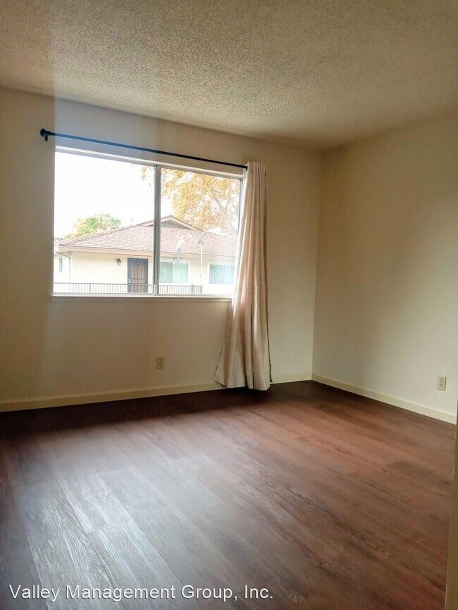 Foto del edificio - 2 br, 1 bath House - 831 Gilchrist Walkway #4