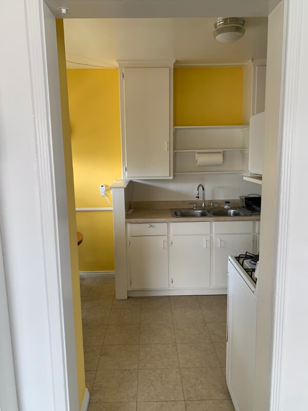 Foto del edificio - 1567 W 27th St