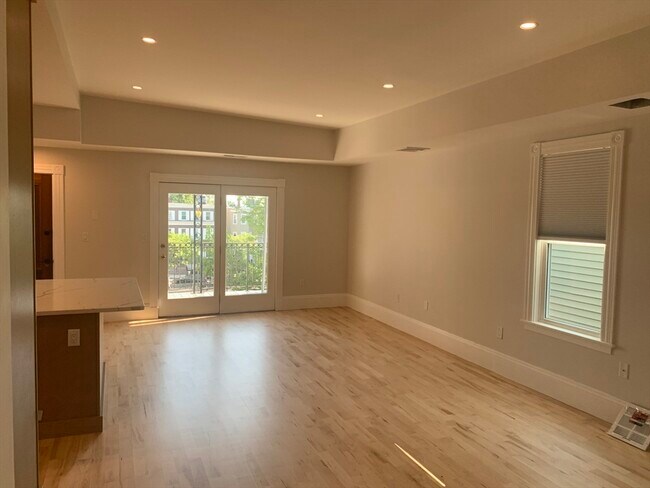 Foto del edificio - 873 E 4th St
