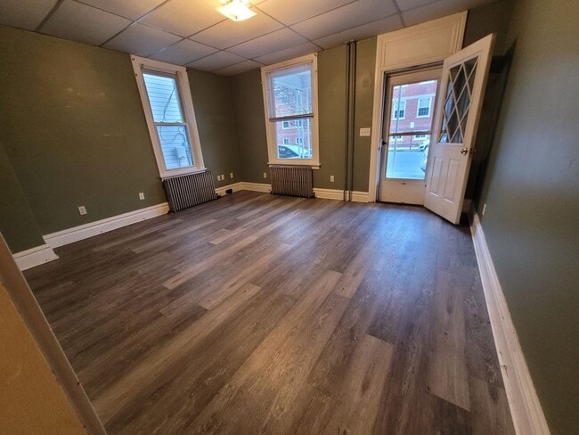 Building Photo - 40 N Chestnut St