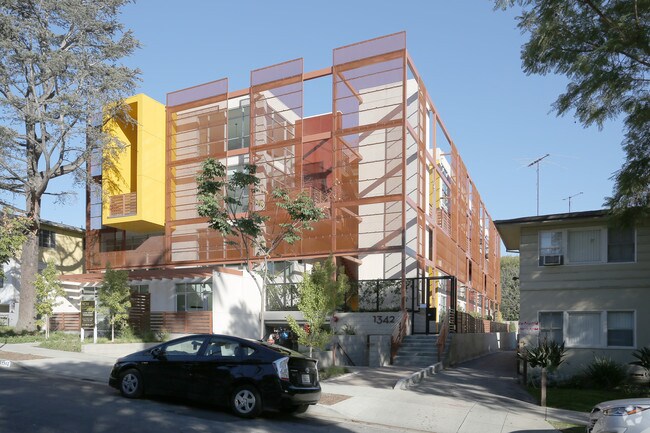 Building Photo - 1342 N Hayworth Ave
