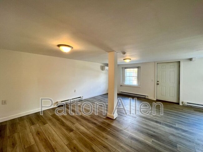 Foto del edificio - 239 Cedar Hill Rd