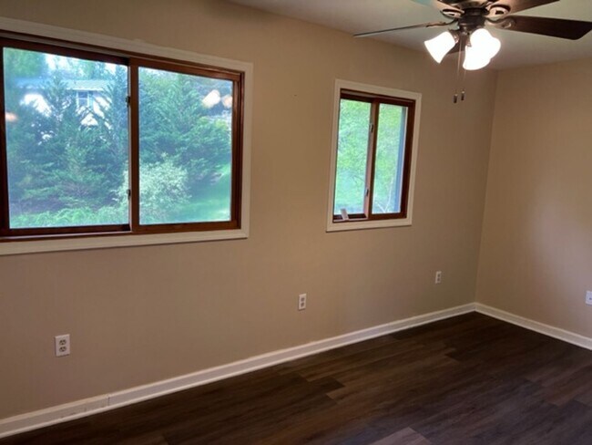 Foto del edificio - 439 W Nelson St