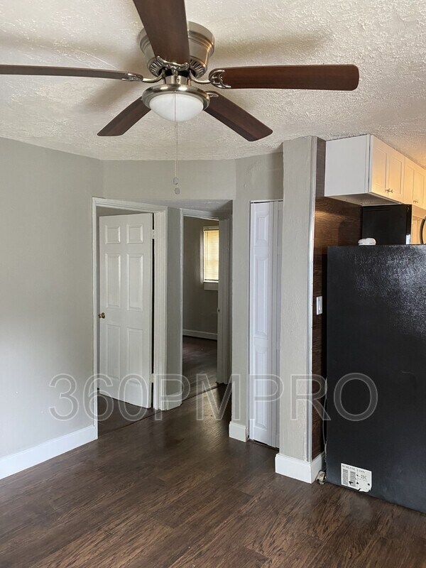 Building Photo - 972 Lawton Ave SW