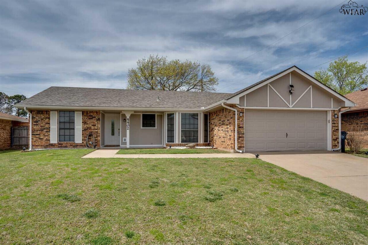 Primary Photo - 5402 Pebblestone Dr