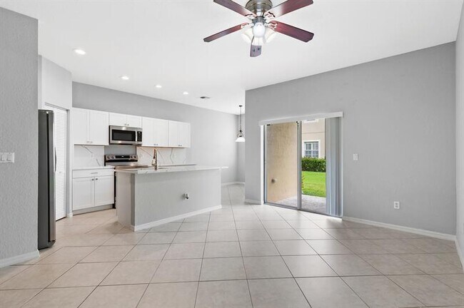 Foto del edificio - 9057 Plymouth Pl