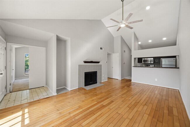 Building Photo - 8055 Cambridge St