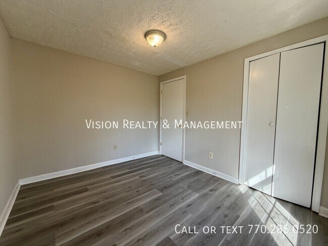 Foto del edificio - 219 Harmon Ave