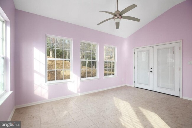 Foto del edificio - 71 Bismark Dr