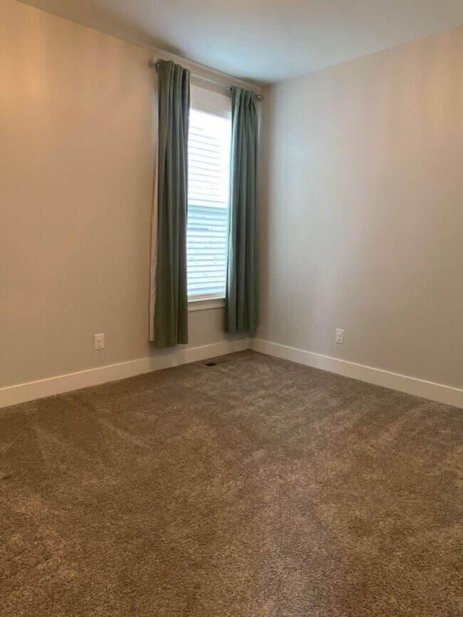 Building Photo - Beautiful Craftsman Style Home in Nolensville
